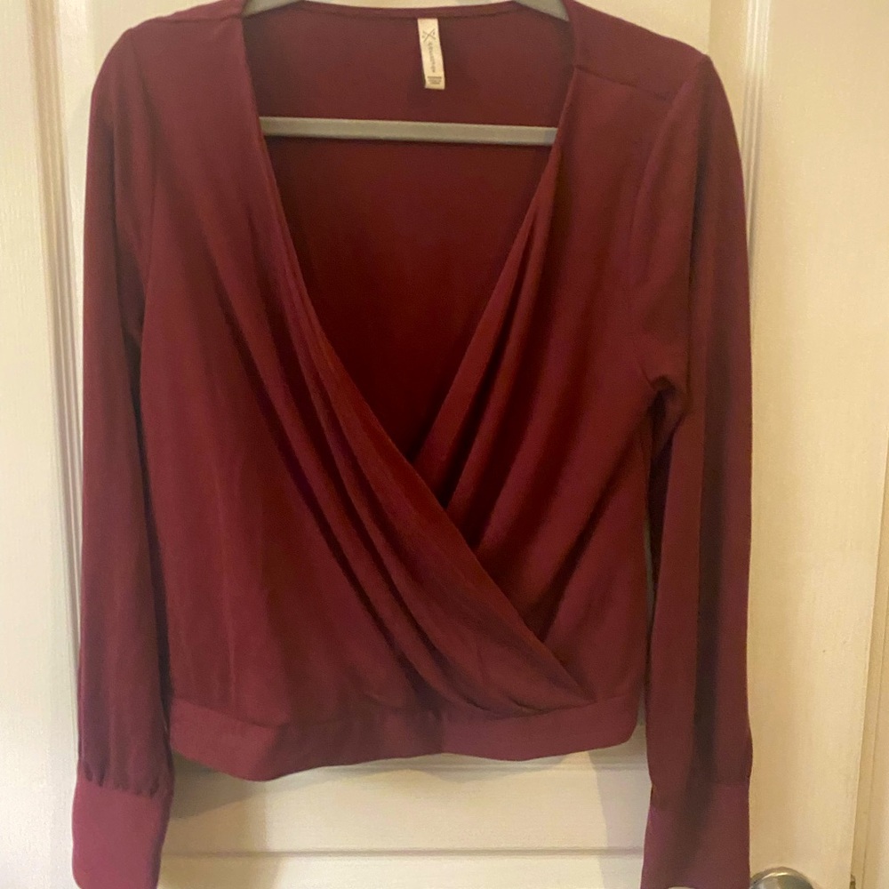 GF collection garnet shirt with open front size Medium